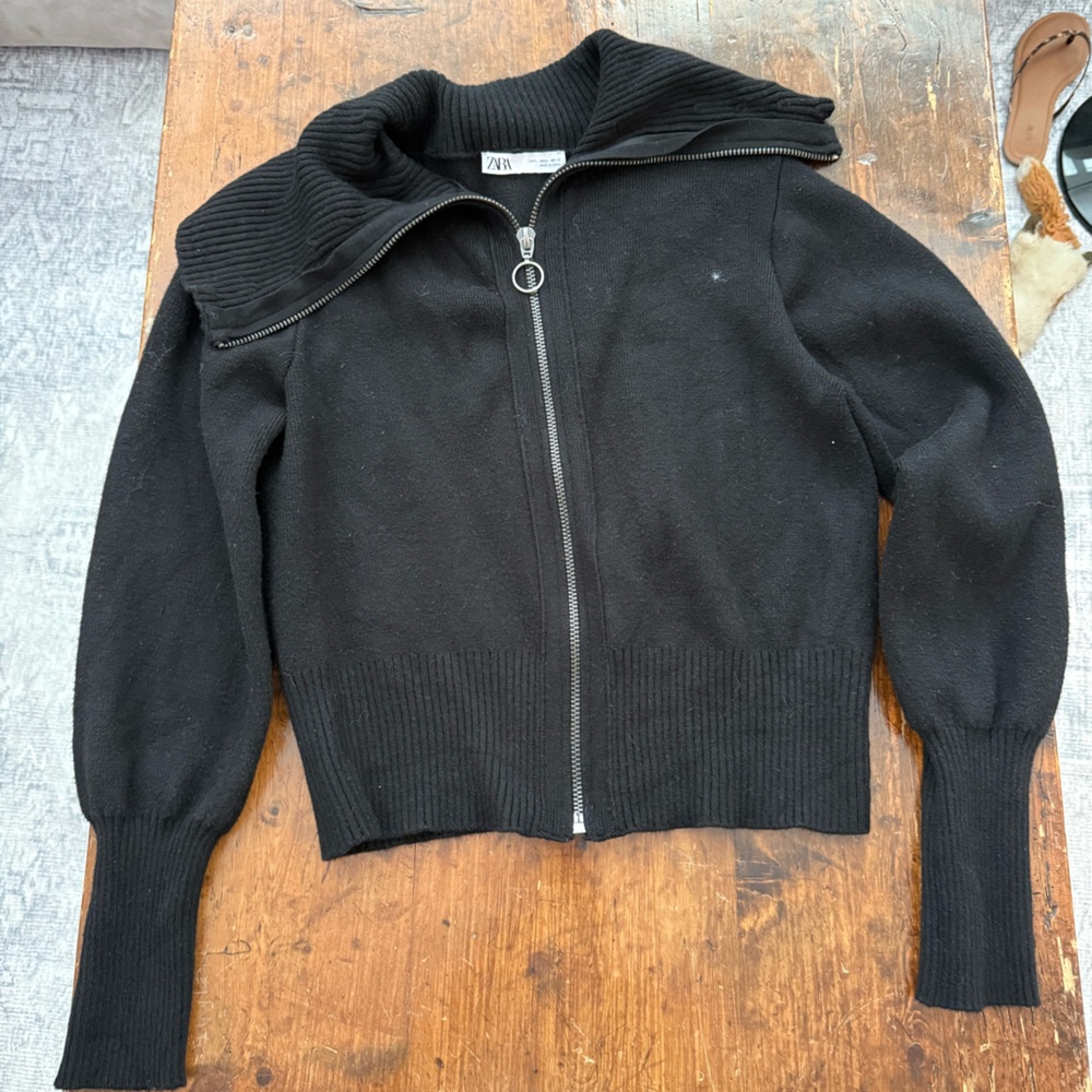 Zara Black Zip-Up Sweater